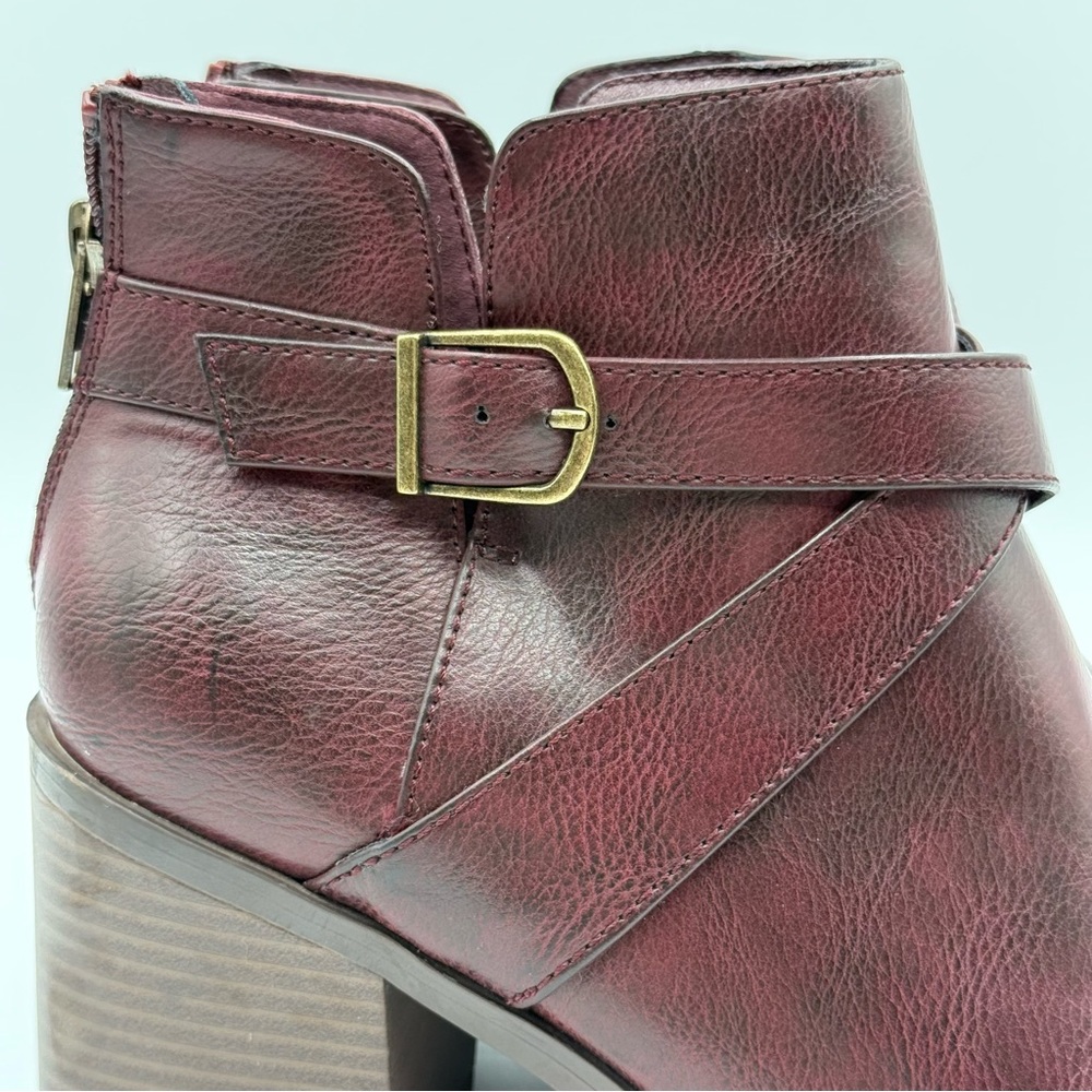Frye & Co Women’s Vegan Leather Ankle Booties Buckle Block Heel Redwood 9.5 - Picture 10 of 16
